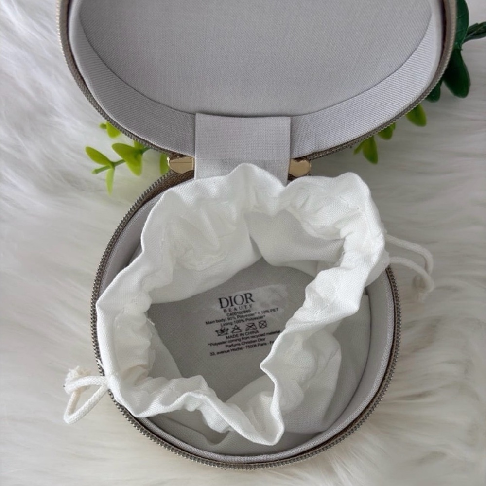 Dior Holiday Round Jewelry/ Storage Case - Picture 7 of 12